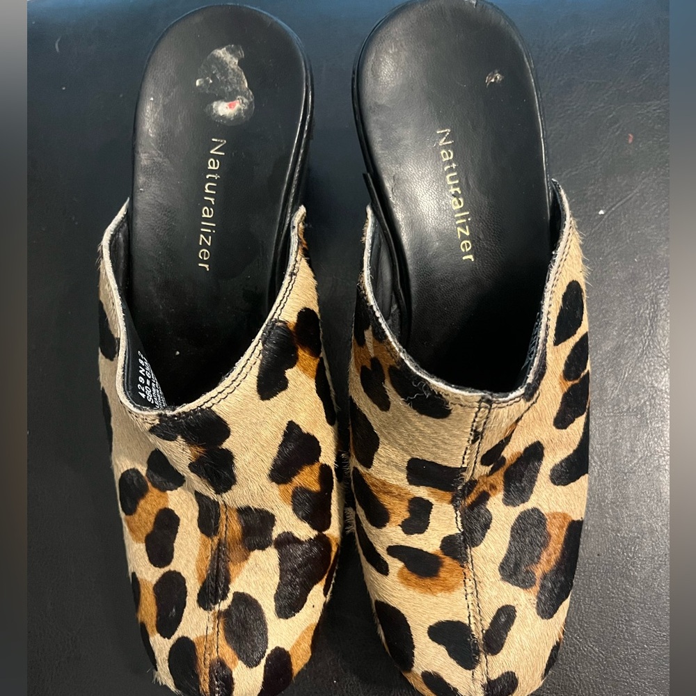 Naturalizer clogs size 6 1/2